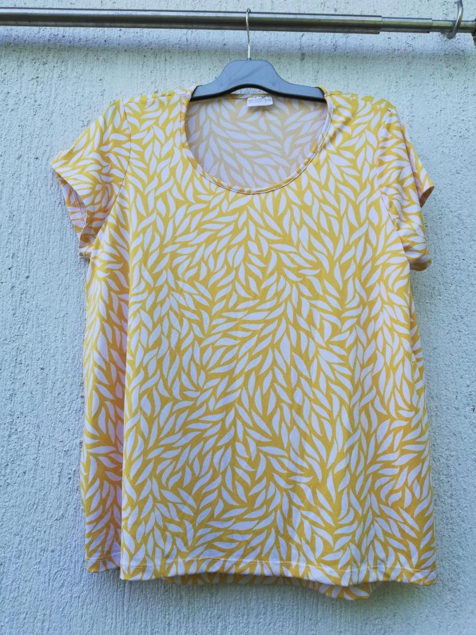Vloeiende en lichte tuniek Geel met witte bladerenprint maat T.XXL – photo 4